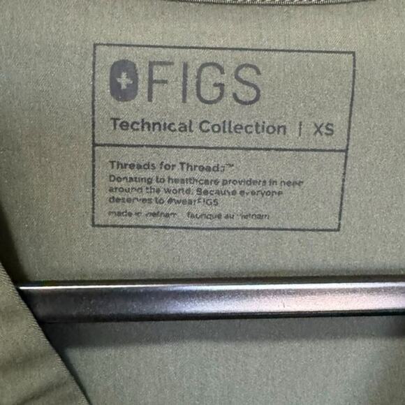 Figs Casma Three Pocket Scrub Top V Neck Classic Fit Olive Green Size XS - Picture 4 of 6